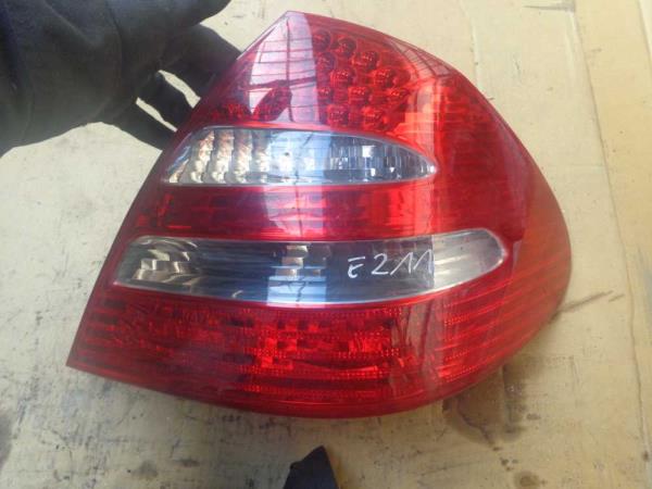 FEU ARRIERE DROIT MERCEDES CLASSE E W211 MERCEDES CLASSE E W211 4 - Vue 1